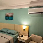 Barra Prime Flats, Mediterrâneo